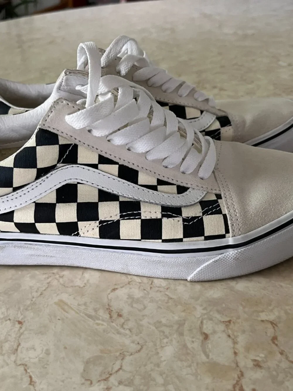 Vans Old Skool Sz M6.5/W8 Black and White Checkerboard Suede Low Lace Up Sneaker